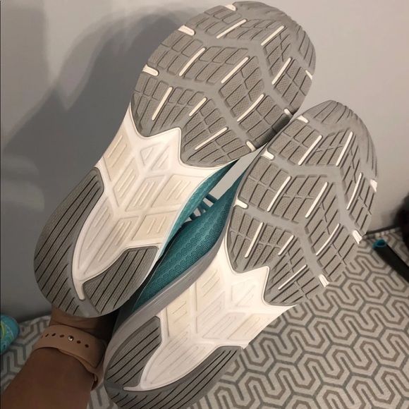 ASICS running shoes - Picture 3 of 4